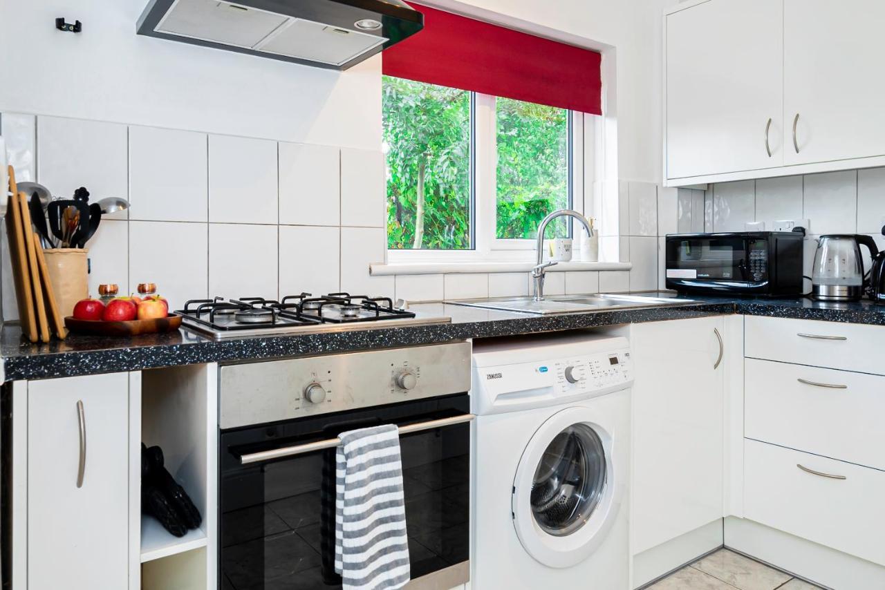 Charming 2-Bedroom Flat With A Garden And Free Parking At Abingdon Оксфорд Екстериор снимка