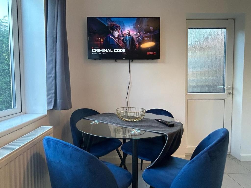 Charming 2-Bedroom Flat With A Garden And Free Parking At Abingdon Оксфорд Екстериор снимка