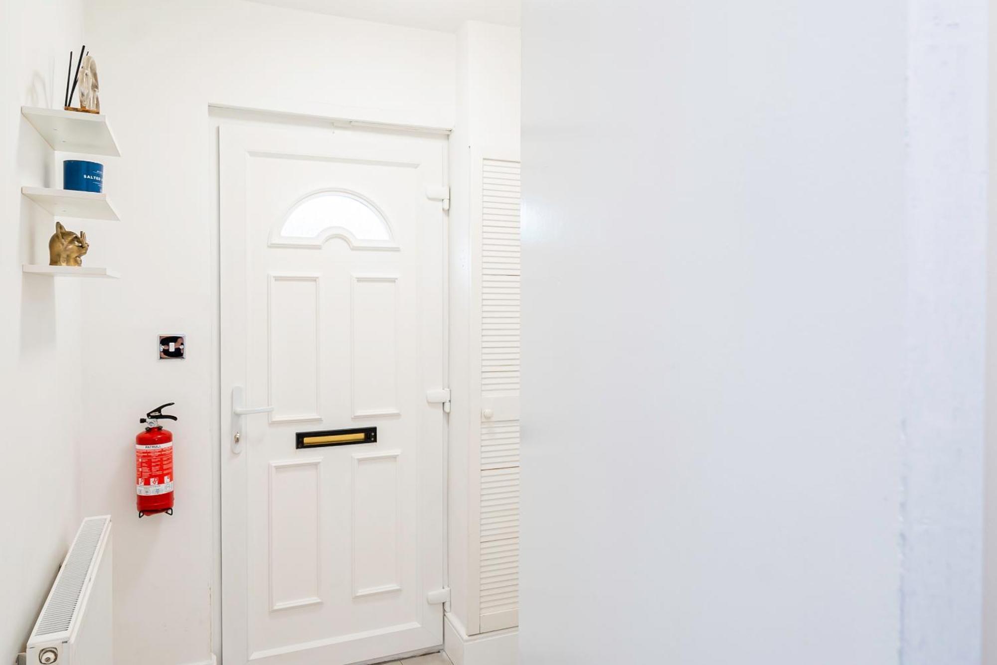 Charming 2-Bedroom Flat With A Garden And Free Parking At Abingdon Оксфорд Екстериор снимка