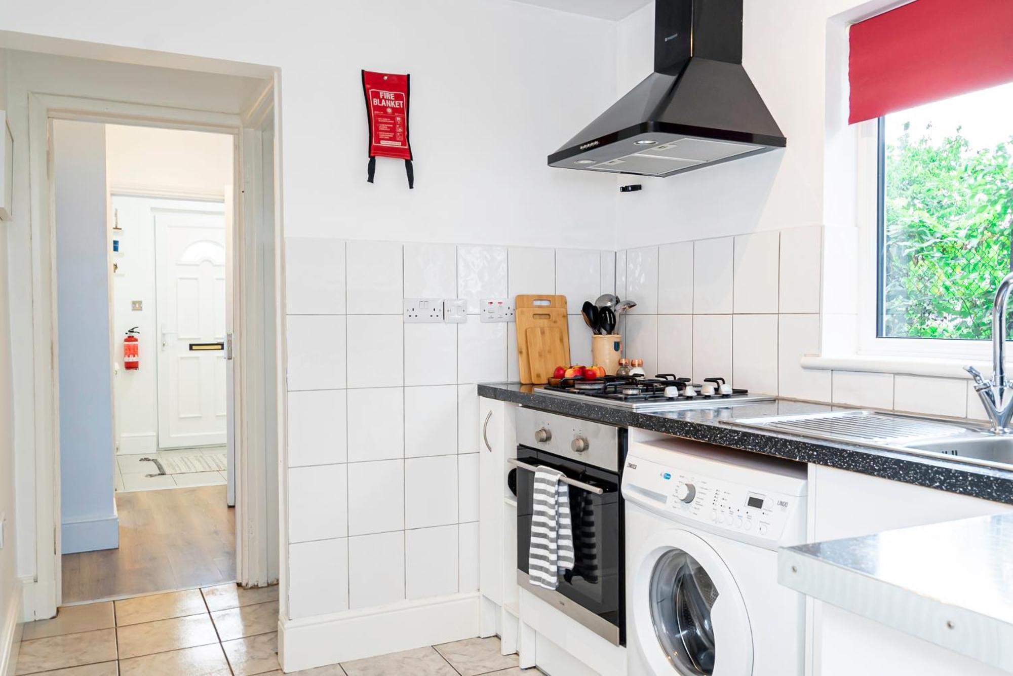 Charming 2-Bedroom Flat With A Garden And Free Parking At Abingdon Оксфорд Екстериор снимка