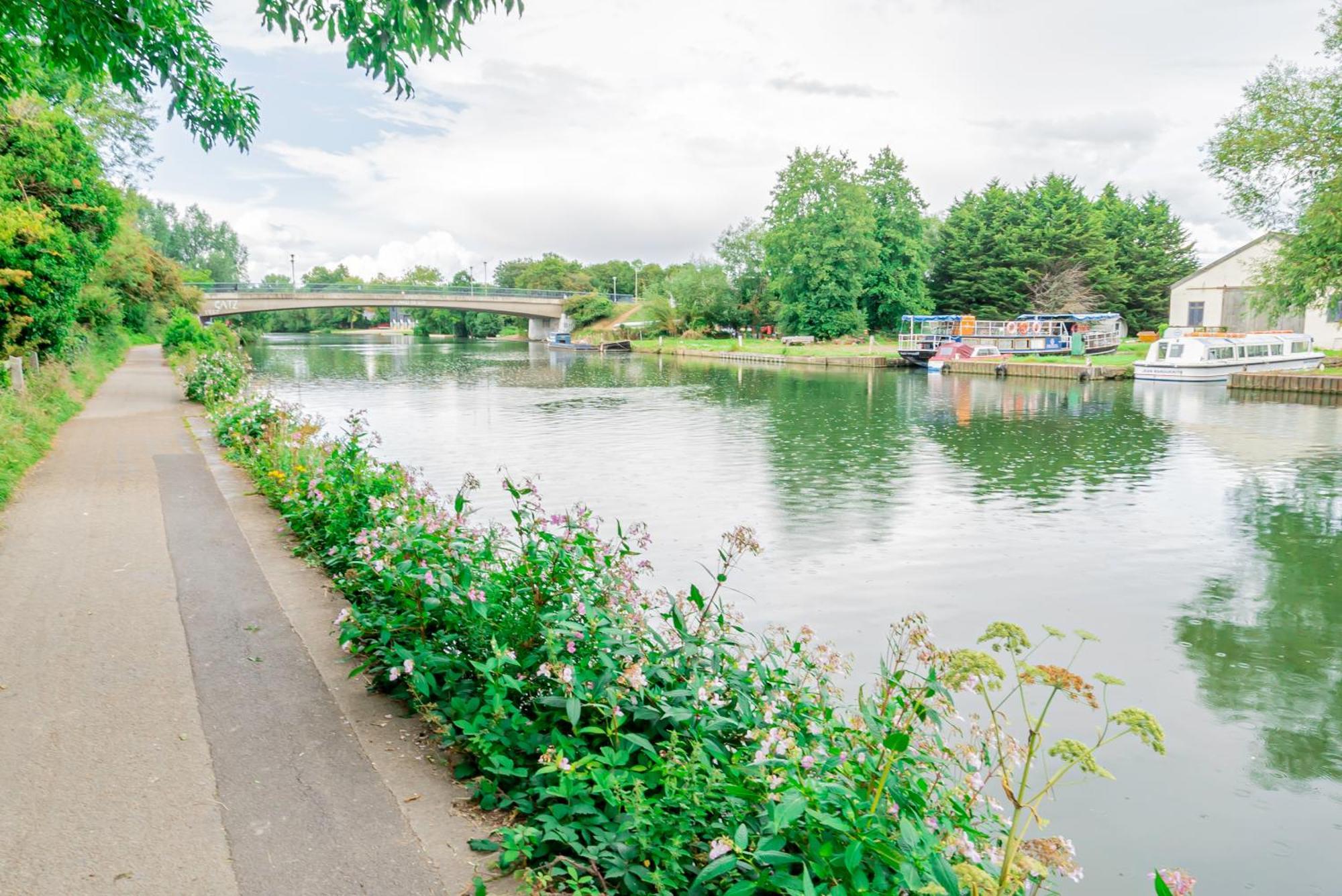 Charming 2-Bedroom Flat With A Garden And Free Parking At Abingdon Оксфорд Екстериор снимка
