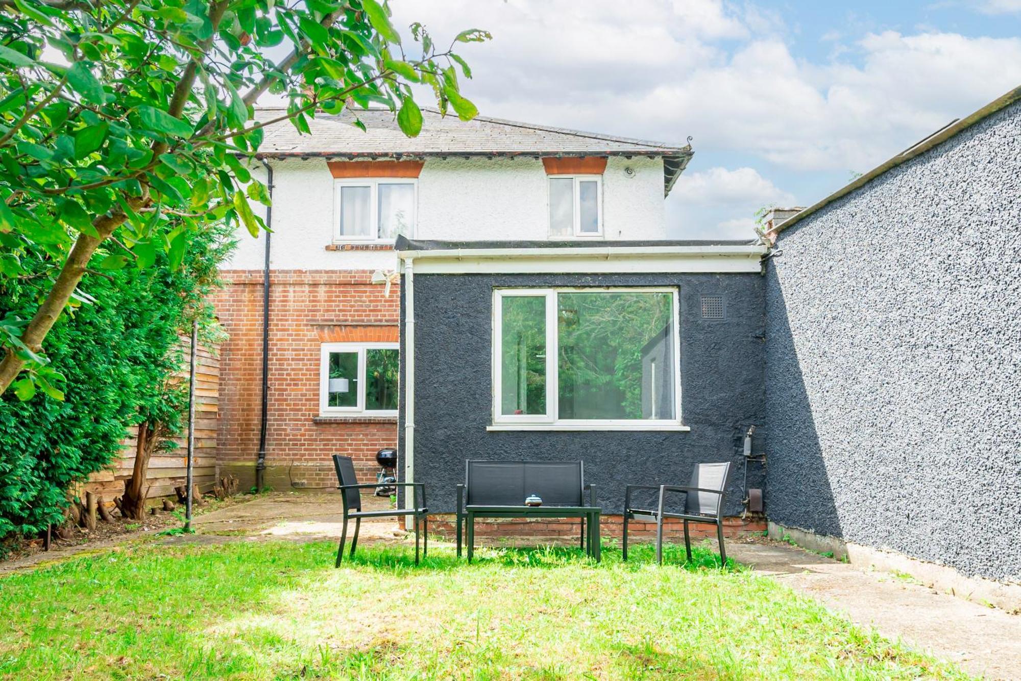 Charming 2-Bedroom Flat With A Garden And Free Parking At Abingdon Оксфорд Екстериор снимка