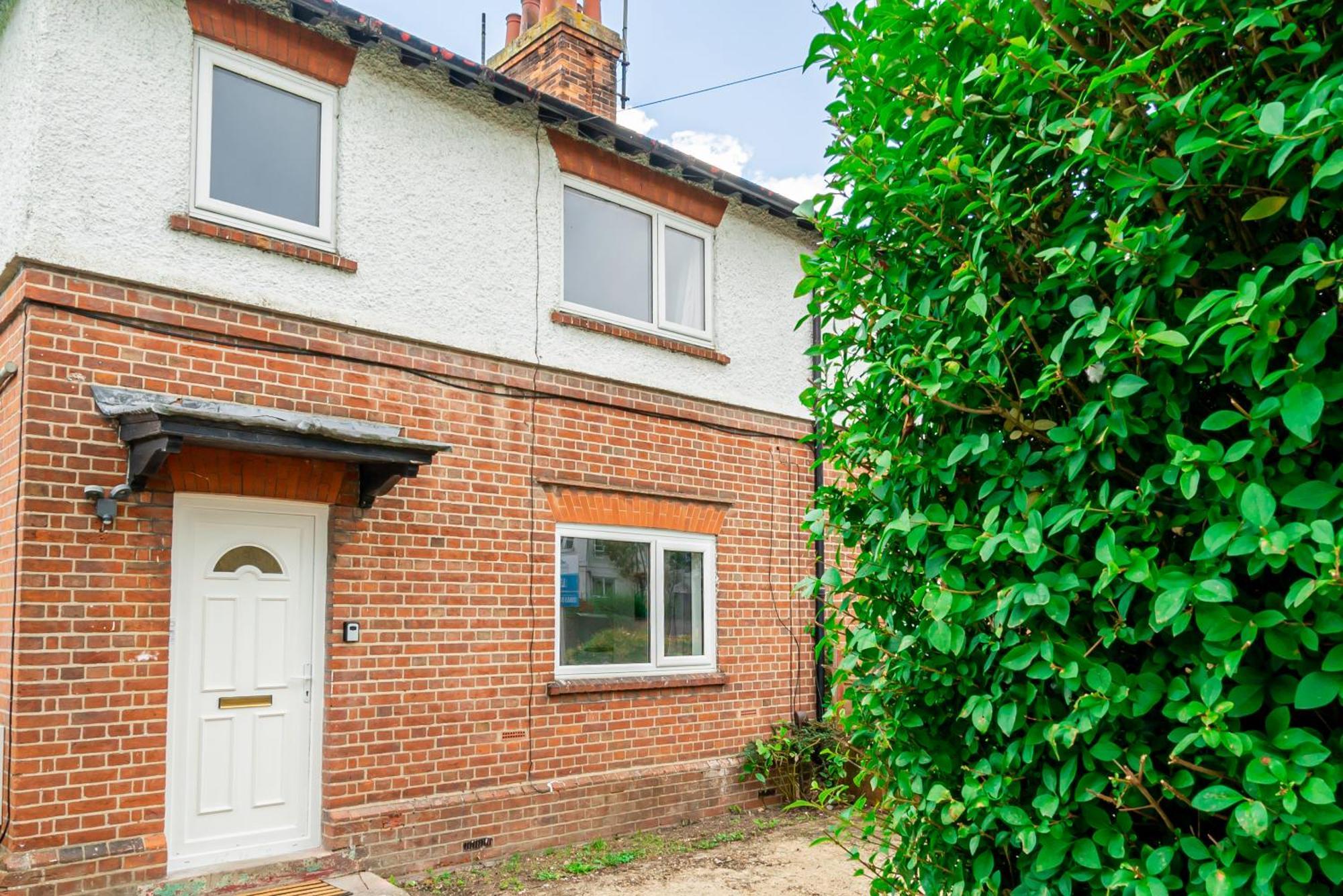 Charming 2-Bedroom Flat With A Garden And Free Parking At Abingdon Оксфорд Екстериор снимка